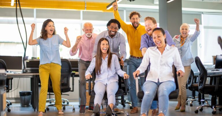 Juegos de teambuilding: La clave para fomentar la colaboración y la creatividad en el trabajo